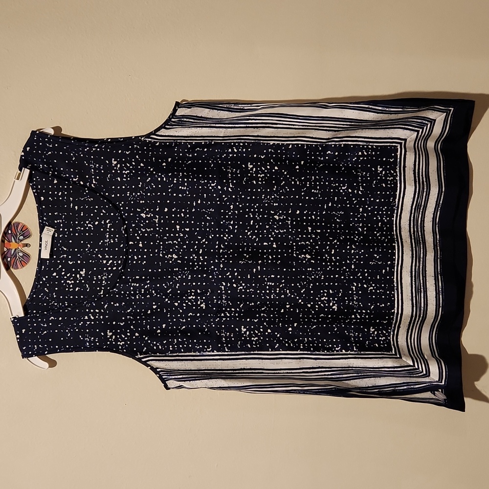 ❤️ NWOT! VINCE SILK TOP - SCARF PRINT, SMALL - Picture 3 of 9